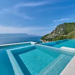 Seaview Villa *