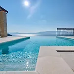 Seaview Villa